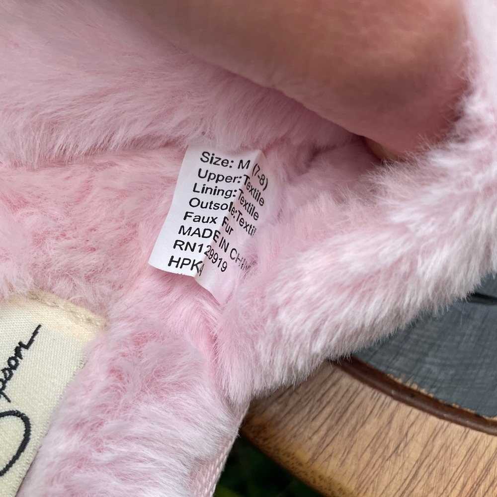 EUC Jessica Simpson pink fuzzy slippers size 7/8 - Picture 9 of 12